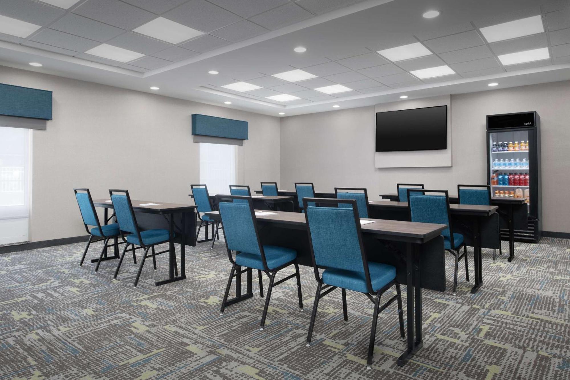 Hampton Inn Стейтсборо Экстерьер фото
